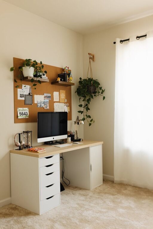 Tips for Creating a Home Workspace That Boosts Creativity and Efficiency